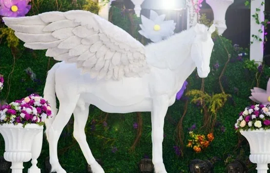Pegasus sculpture in a wedding garden