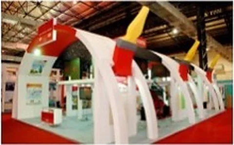 Exhibition: Sculpted arches stall